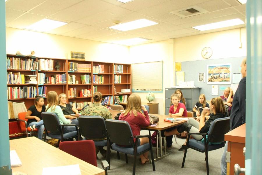 Dive  team discusses how they will achieve their highest goals.