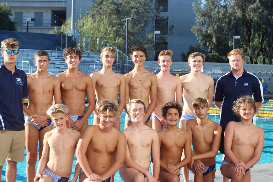 The+2019+Boys+Water+Polo+Team+poses+for+a+team+picture.