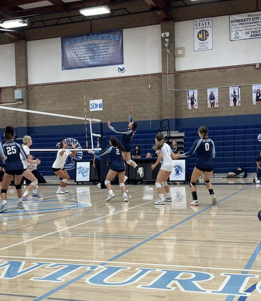 Girls Volleyball Continues to Thrive in New League this Year
